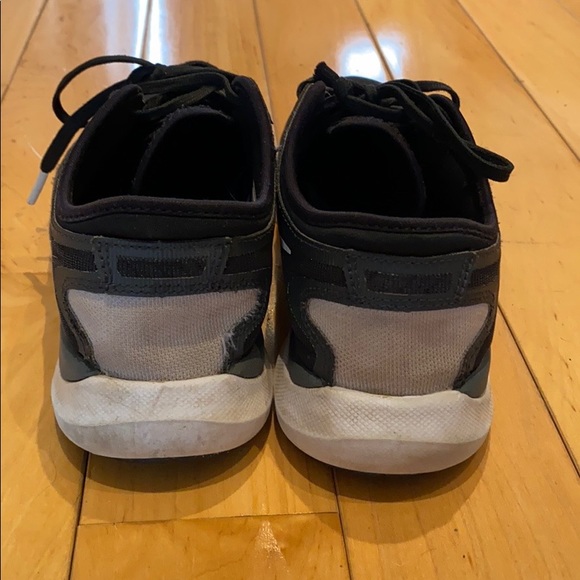 Nike Running Shoes - Picture 4 of 9